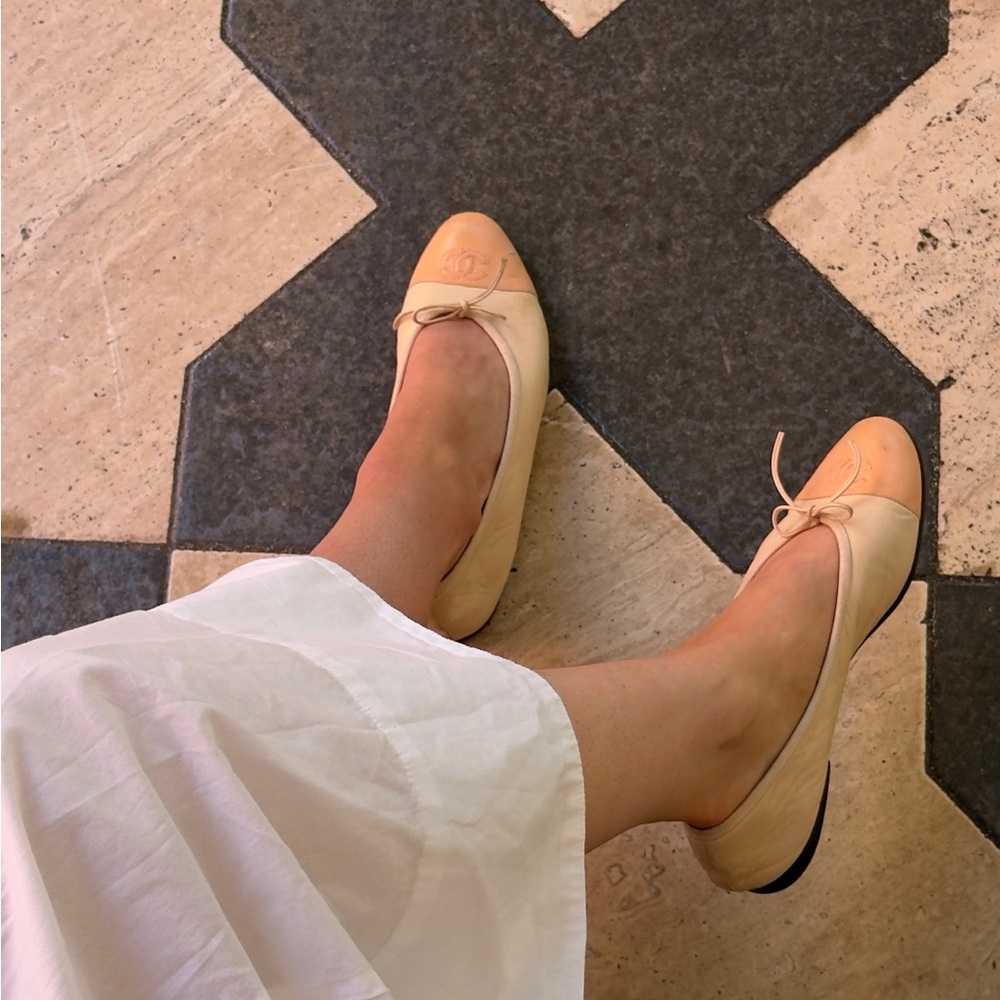 Chanel Vintage Leather Cream CC flats